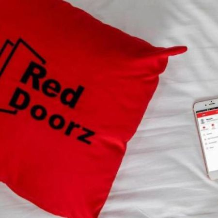 Готель Reddoorz @ Panglima Polim 2 Джакарта Екстер'єр фото
